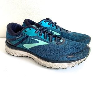 brooks wide womens shoes